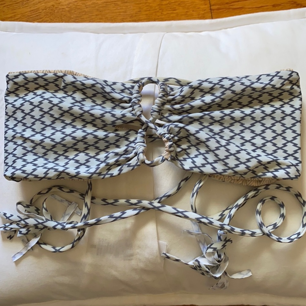 Acacia bandeau top. Size small